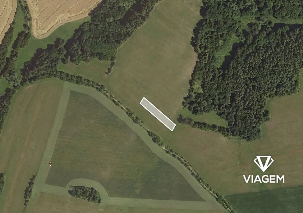 Prodej pole 1900 m²